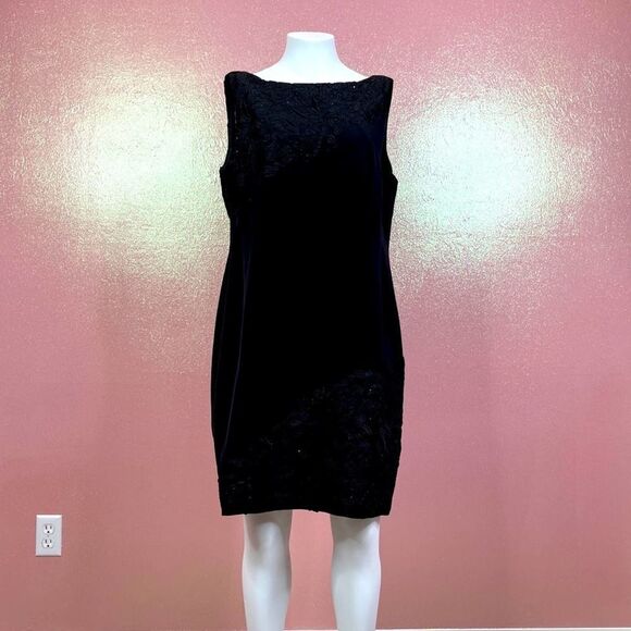 Tahari Rhinestone Trimmed Lace Appliquéd Size 14 - Picture 1 of 12